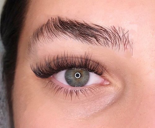 Lash Extensions 101: Humidity & Glue 